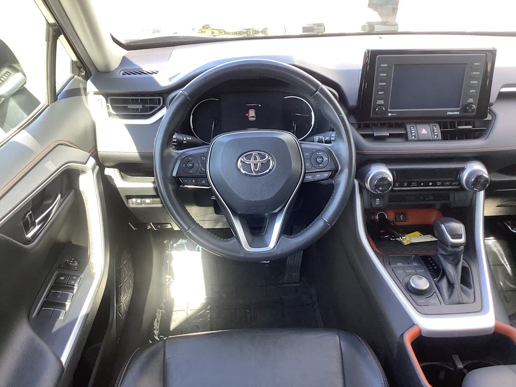Thumbnail: 2022 Toyota RAV4 - 10