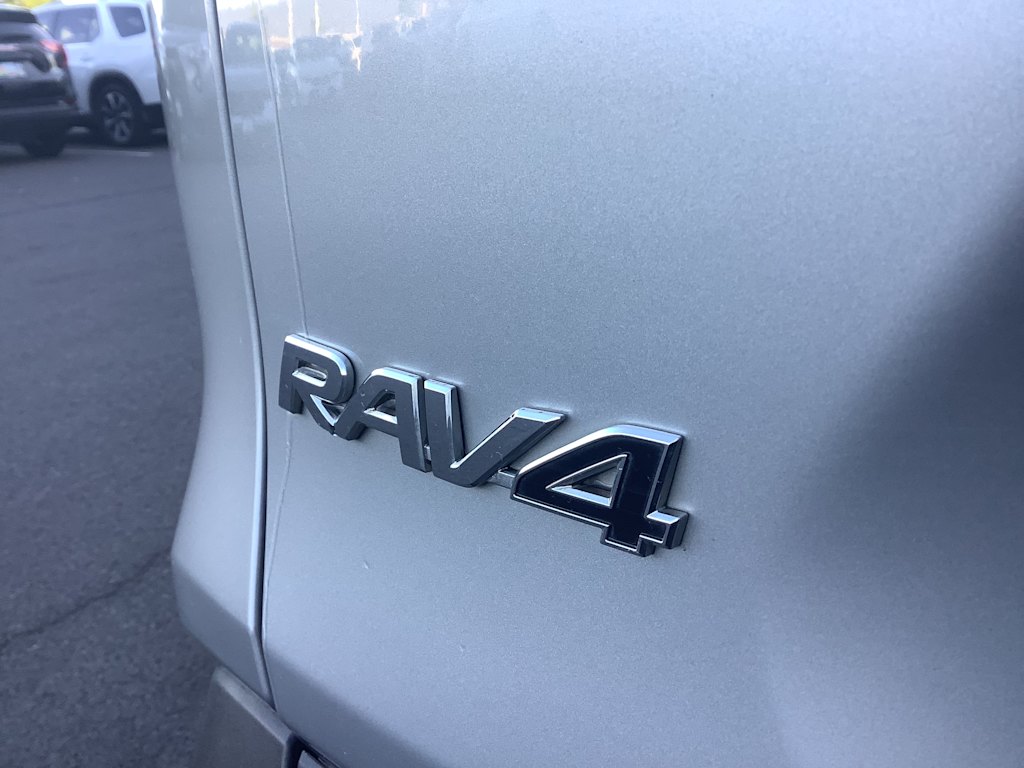 Thumbnail: 2020 Toyota RAV4 - 7
