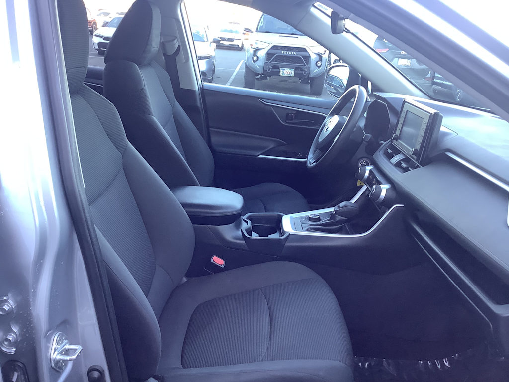 Thumbnail: 2020 Toyota RAV4 - 12