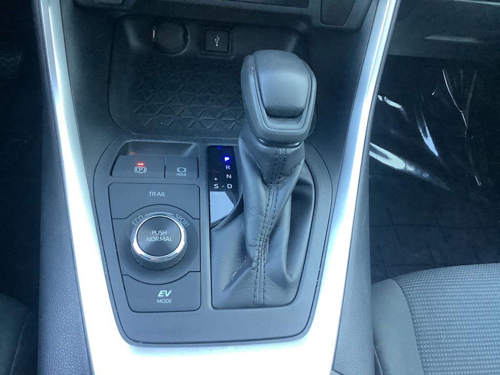 Thumbnail: 2020 Toyota RAV4 - 15