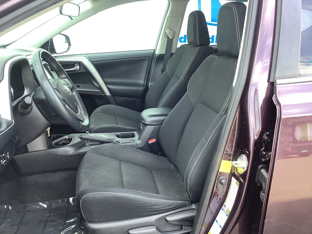 Thumbnail: 2016 Toyota RAV4 - 11