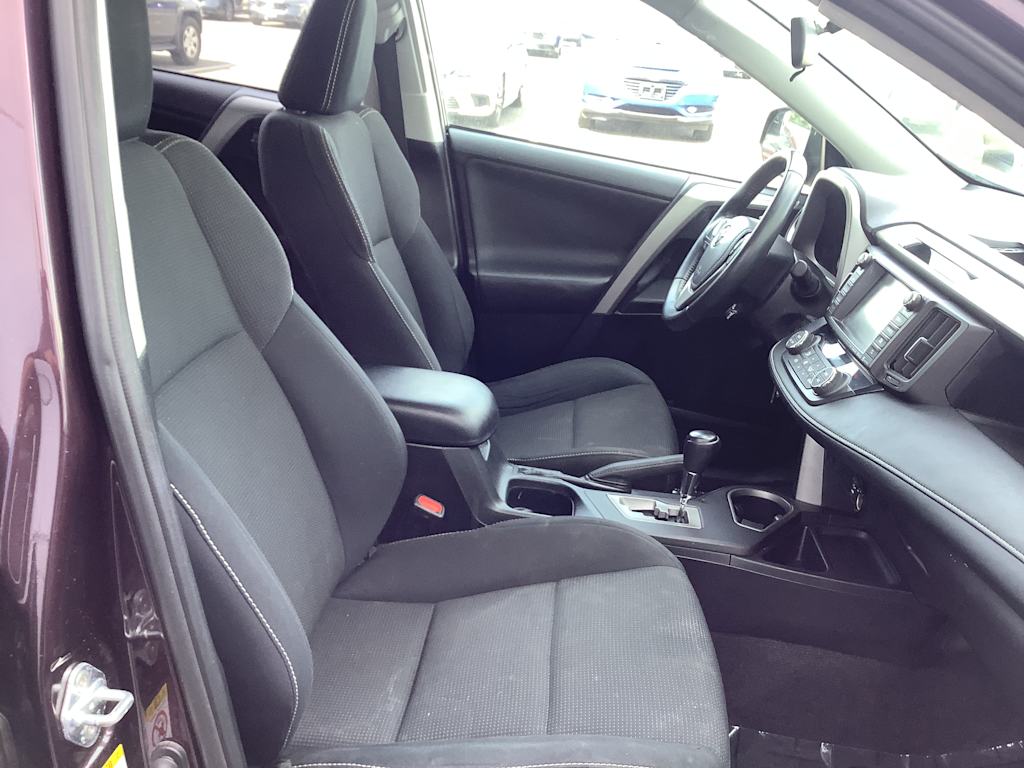 Thumbnail: 2016 Toyota RAV4 - 12