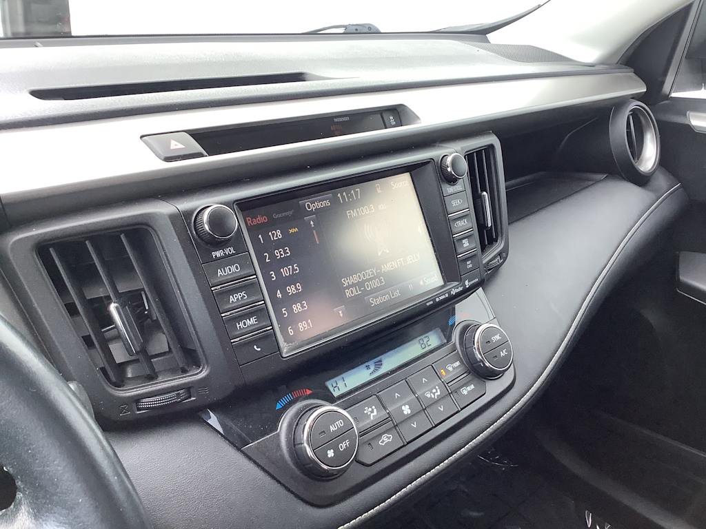 Thumbnail: 2016 Toyota RAV4 - 14