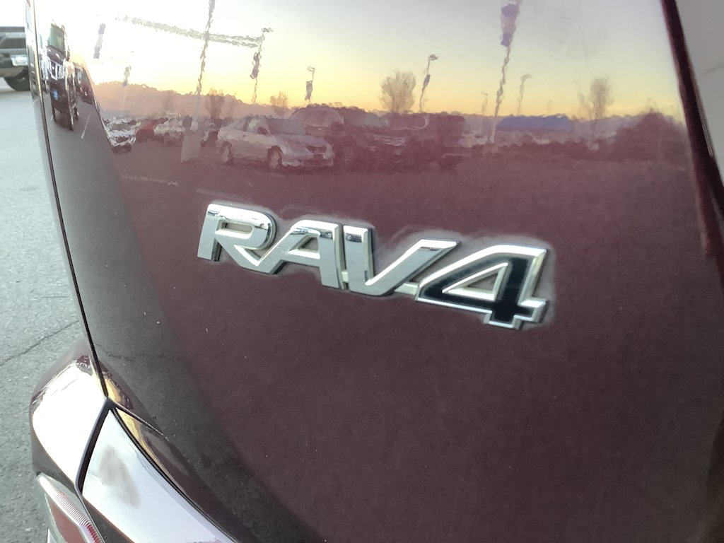 Thumbnail: 2018 Toyota RAV4 - 7