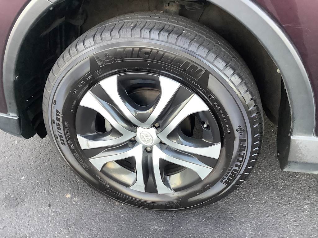 Thumbnail: 2018 Toyota RAV4 - 8