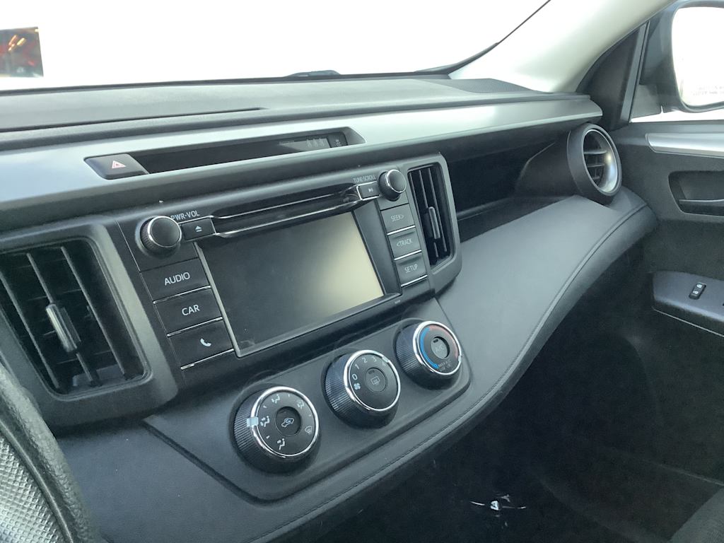 Thumbnail: 2018 Toyota RAV4 - 20