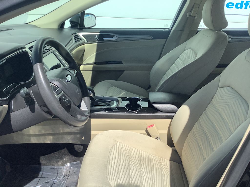 Thumbnail: 2016 Ford Fusion - 11