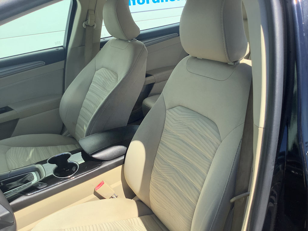 Thumbnail: 2016 Ford Fusion - 12
