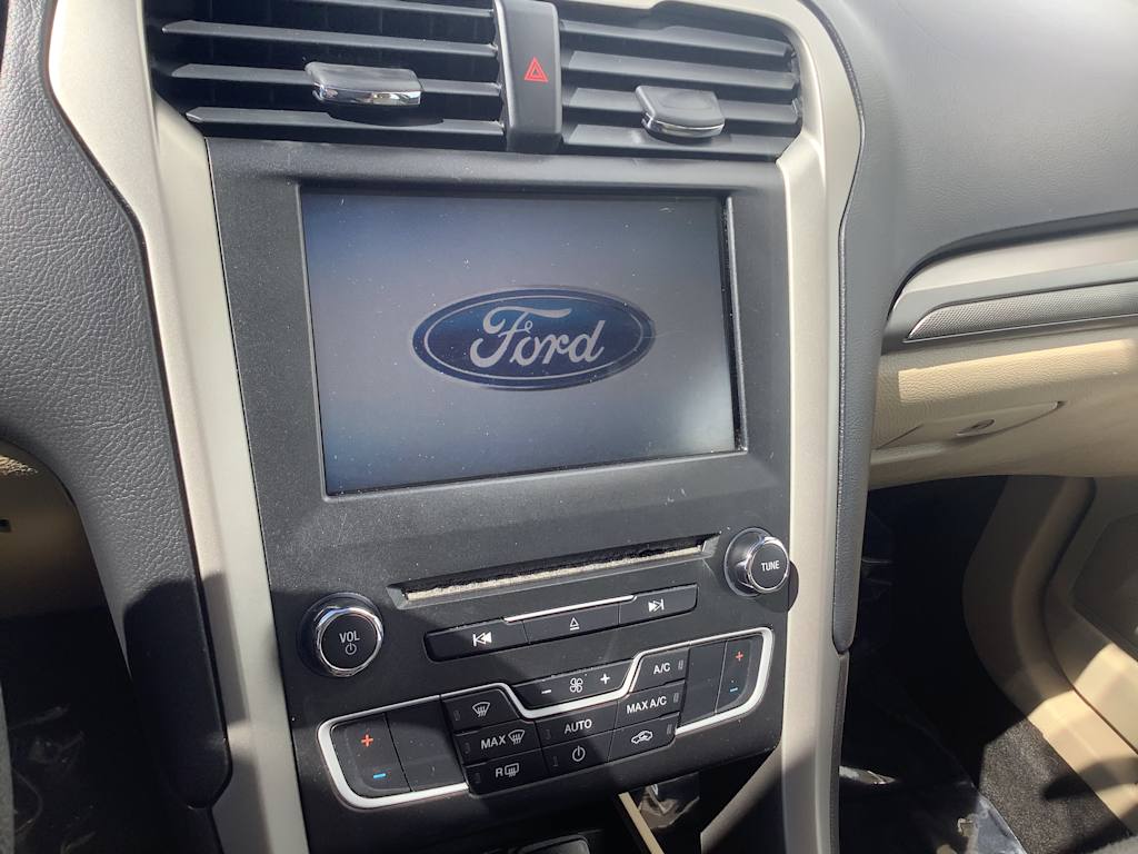 Thumbnail: 2016 Ford Fusion - 14