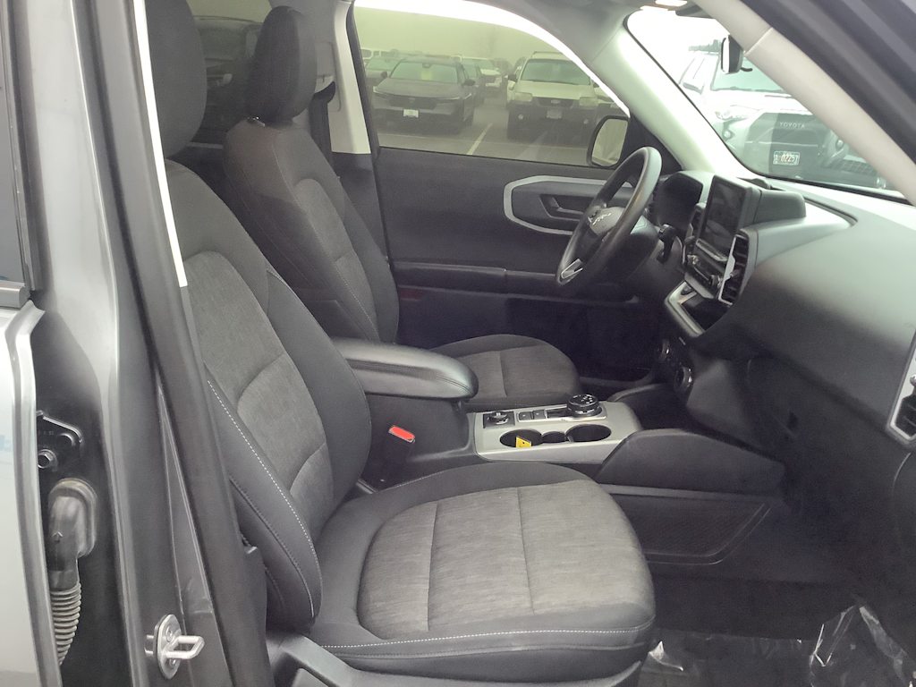 Thumbnail: 2022 Ford Bronco Sport - 12