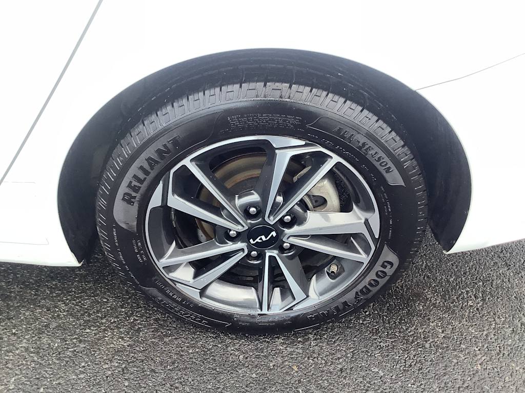 2022 Kia Forte LXS 8