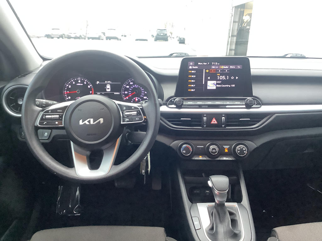 2022 Kia Forte LXS 10