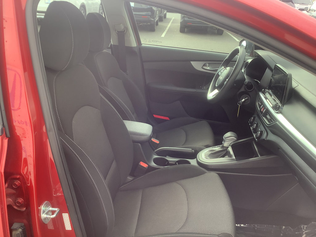 2022 Kia Forte LXS 12