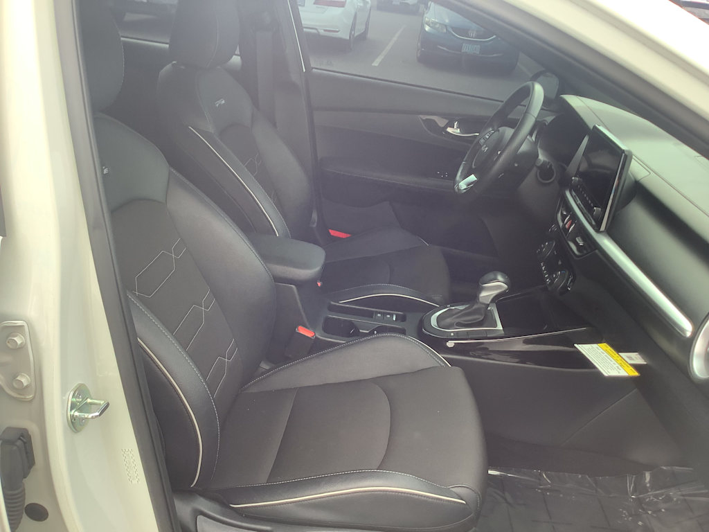 Thumbnail: 2024 Kia Forte - 12