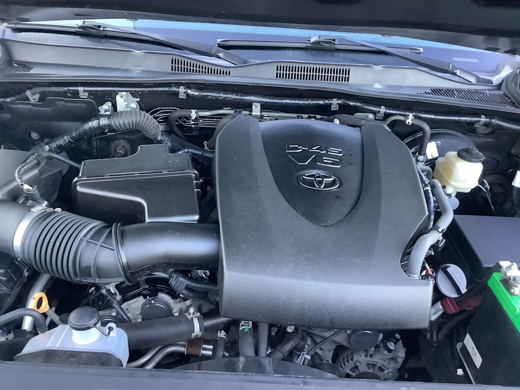 Thumbnail: 2018 Toyota Tacoma - 9