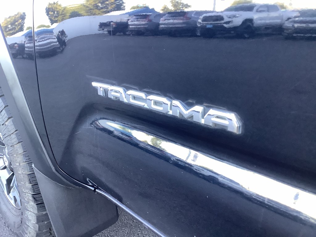 Thumbnail: 2019 Toyota Tacoma - 7
