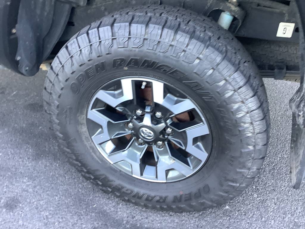 Thumbnail: 2019 Toyota Tacoma - 8