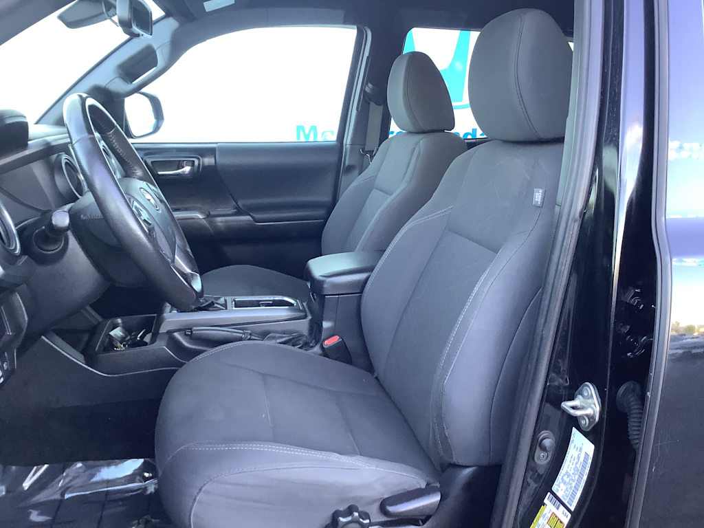 Thumbnail: 2019 Toyota Tacoma - 11