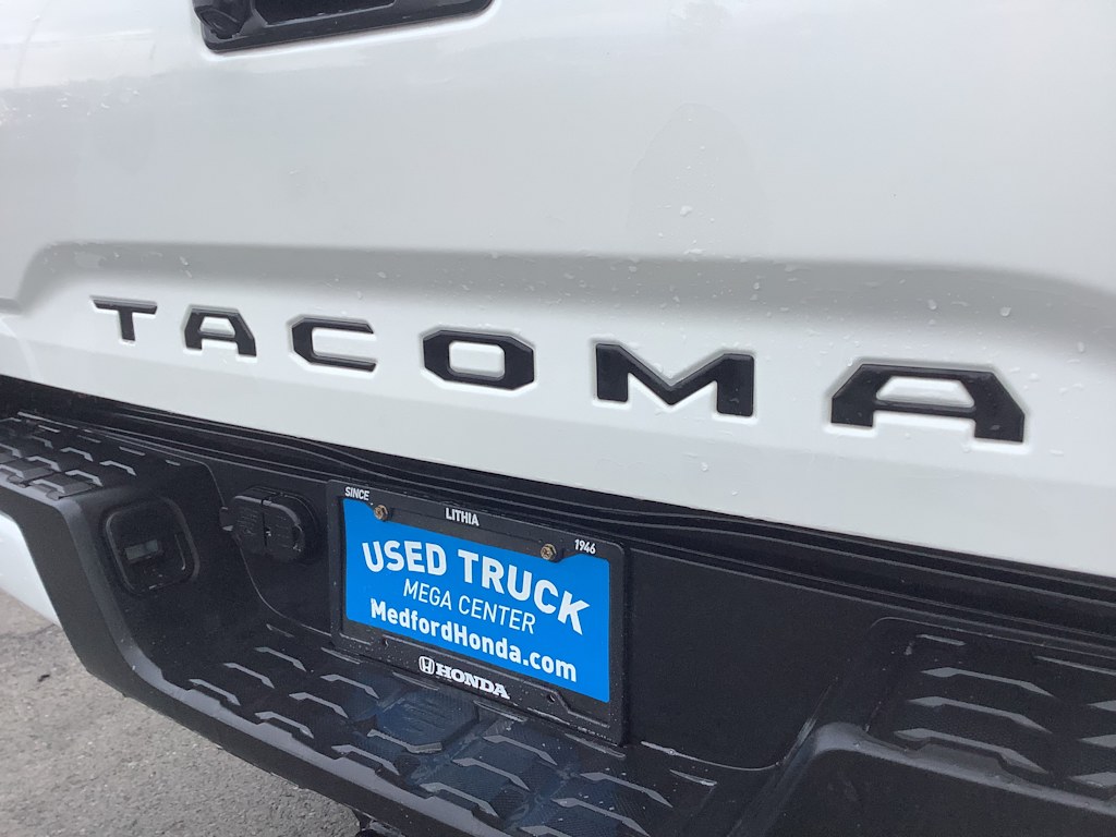 Thumbnail: 2021 Toyota Tacoma - 7
