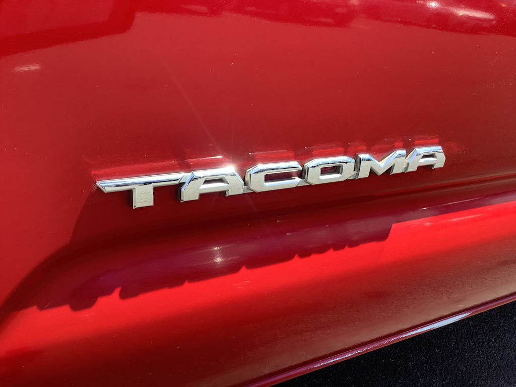 Thumbnail: 2016 Toyota Tacoma - 7