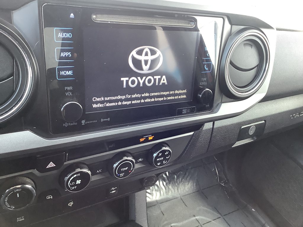 Thumbnail: 2016 Toyota Tacoma - 14