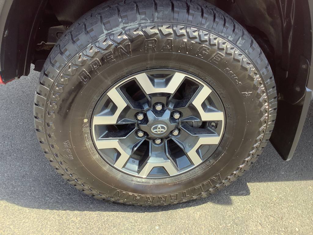 Thumbnail: 2016 Toyota Tacoma - 8