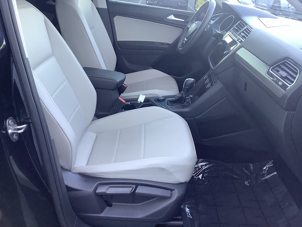 Thumbnail: 2021 Volkswagen Tiguan - 12