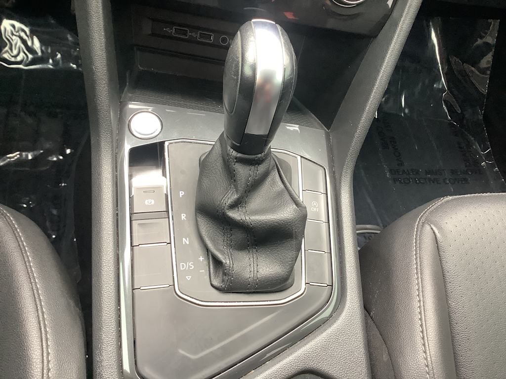Thumbnail: 2020 Volkswagen Tiguan - 15