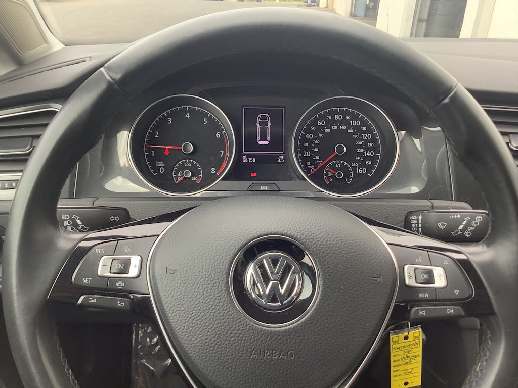 Thumbnail: 2019 Volkswagen Golf - 21