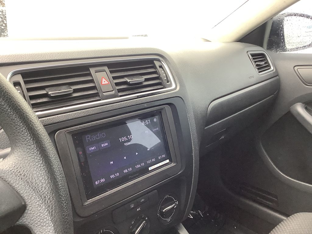 Thumbnail: 2014 Volkswagen Jetta - 15