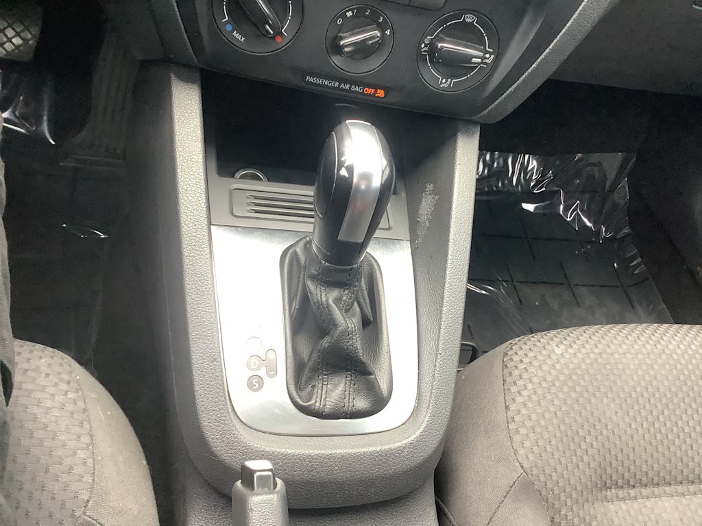 Thumbnail: 2014 Volkswagen Jetta - 16