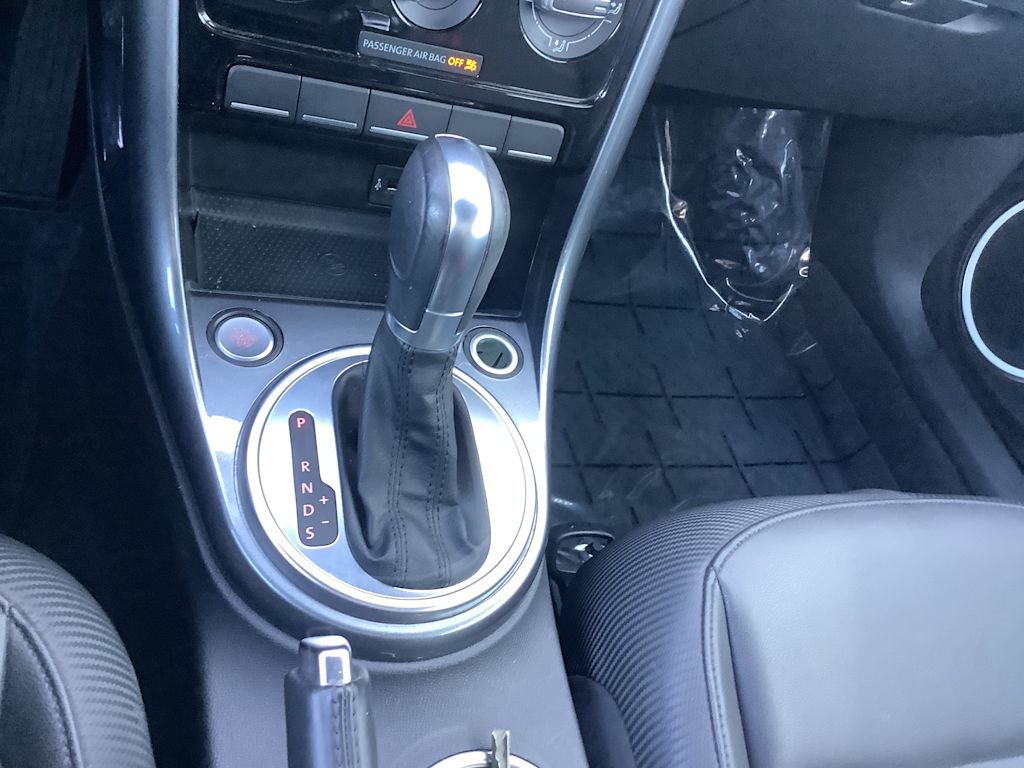 Thumbnail: 2017 Volkswagen Beetle - 15