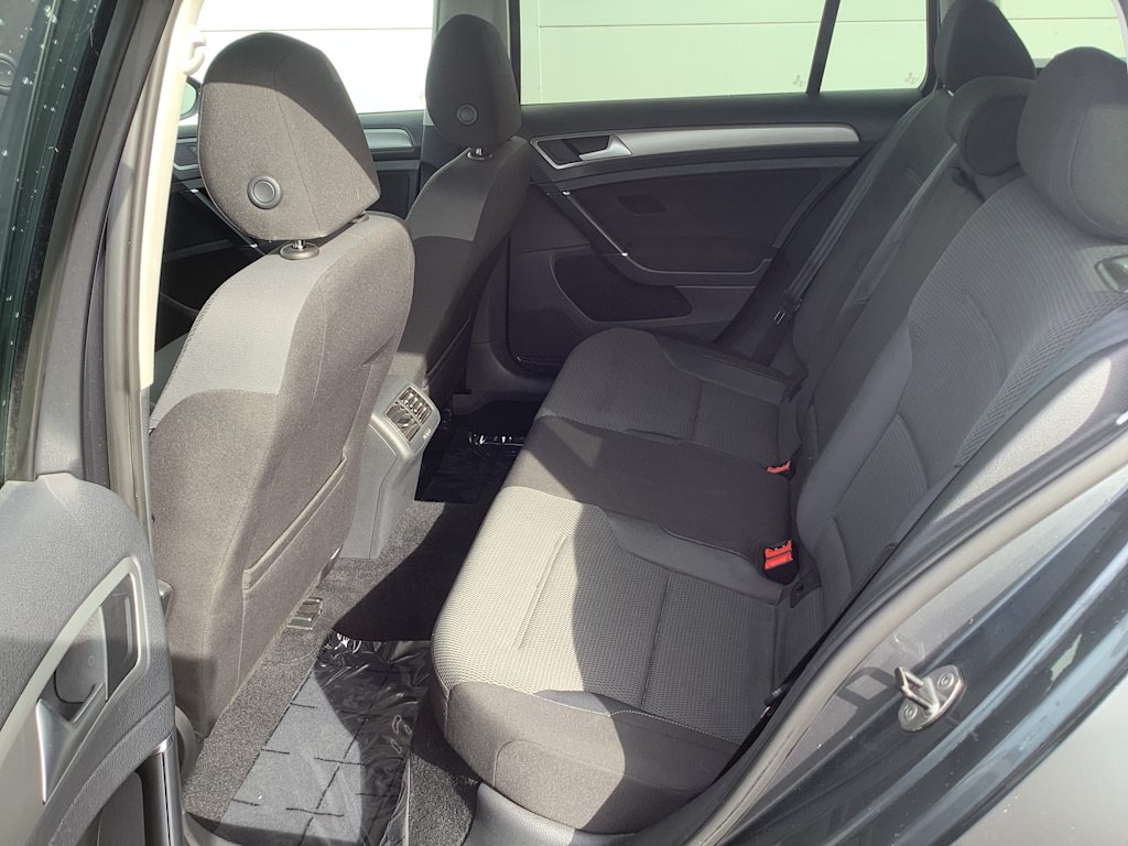 Thumbnail: 2016 Volkswagen Golf - 13