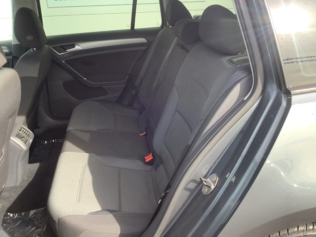 Thumbnail: 2016 Volkswagen Golf - 19