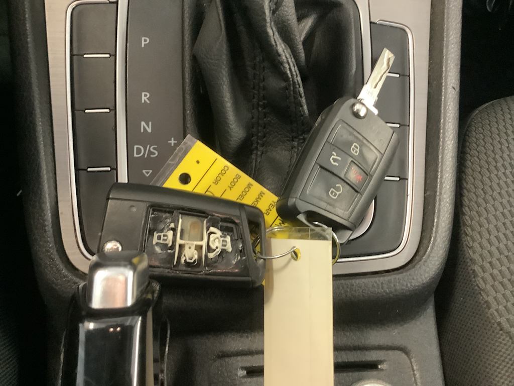 Thumbnail: 2016 Volkswagen Golf - 21