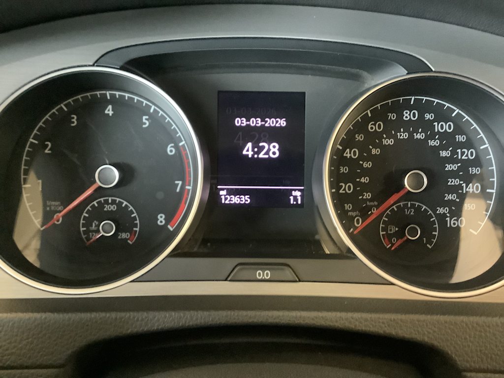 Thumbnail: 2016 Volkswagen Golf - 16