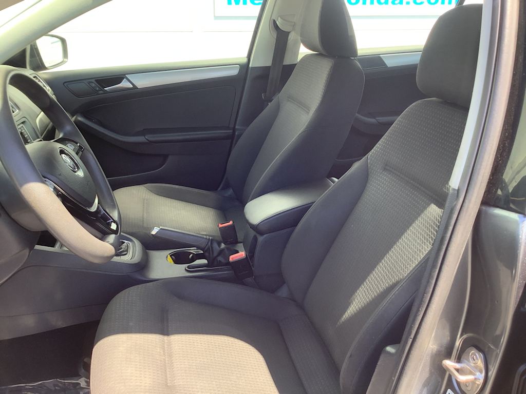 Thumbnail: 2016 Volkswagen Jetta - 11