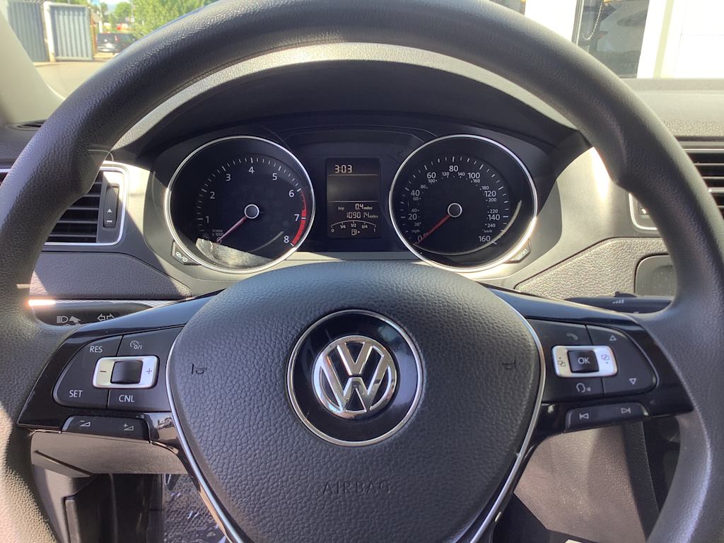 Thumbnail: 2016 Volkswagen Jetta - 19