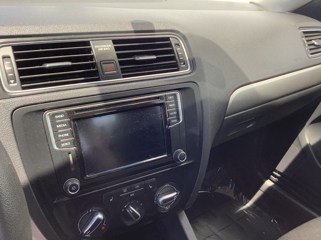 Thumbnail: 2016 Volkswagen Jetta - 20