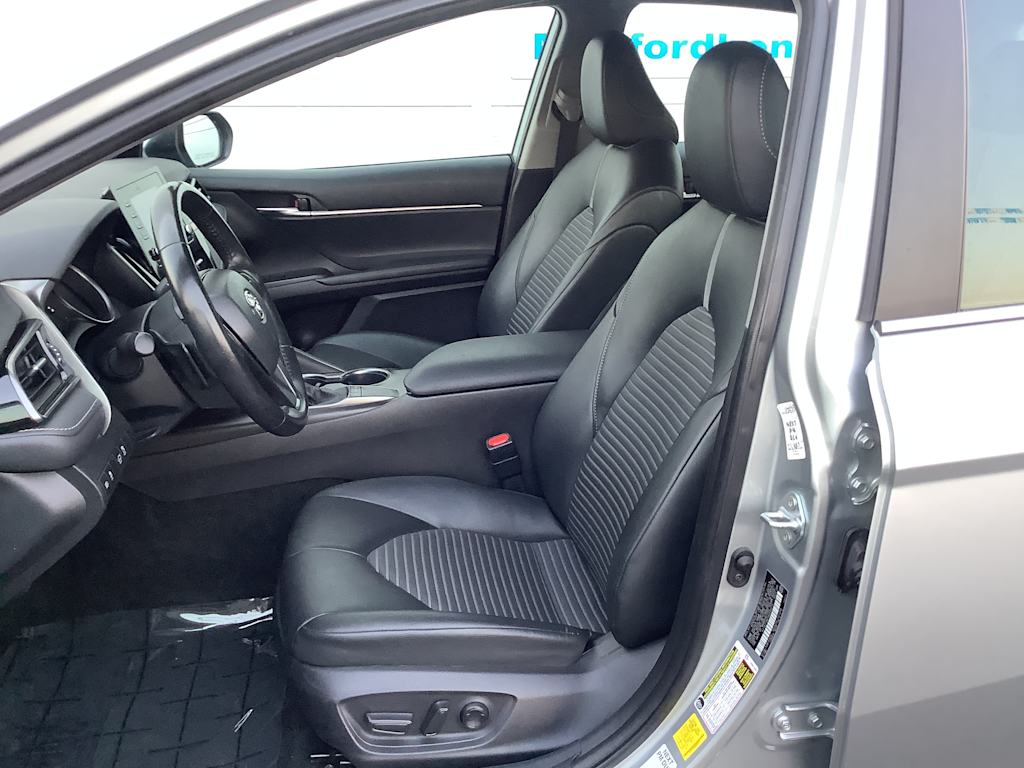 Thumbnail: 2022 Toyota Camry - 11