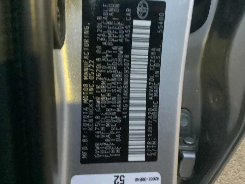 2022 Toyota Camry SE 19
