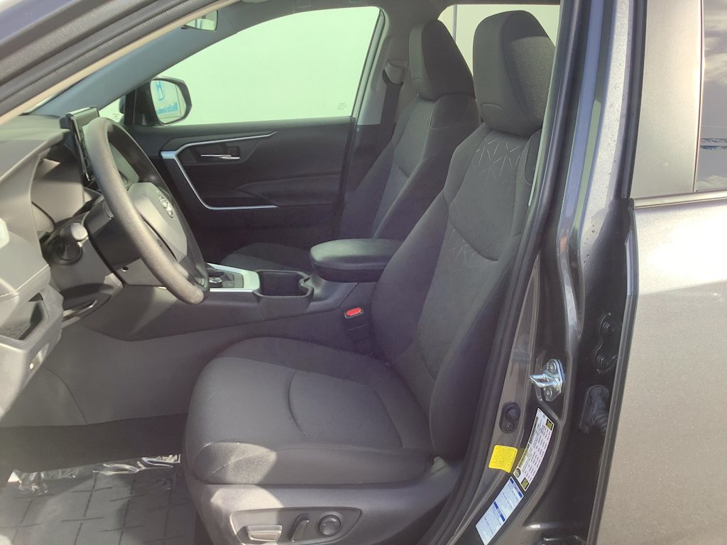 Thumbnail: 2022 Toyota RAV4 - 11