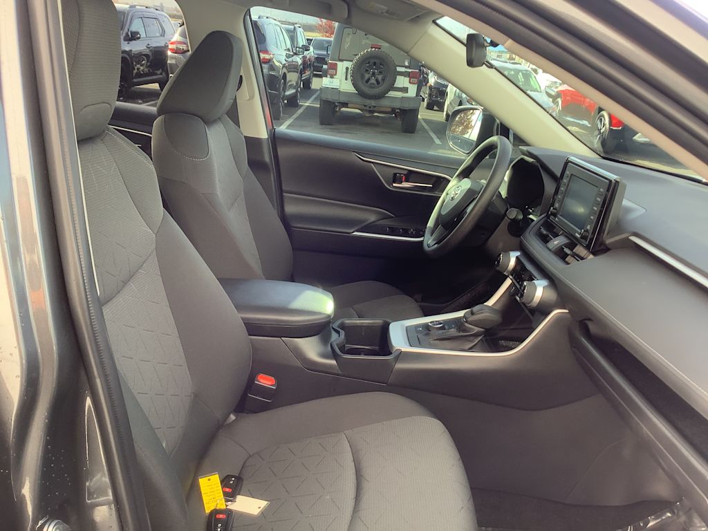 Thumbnail: 2022 Toyota RAV4 - 20