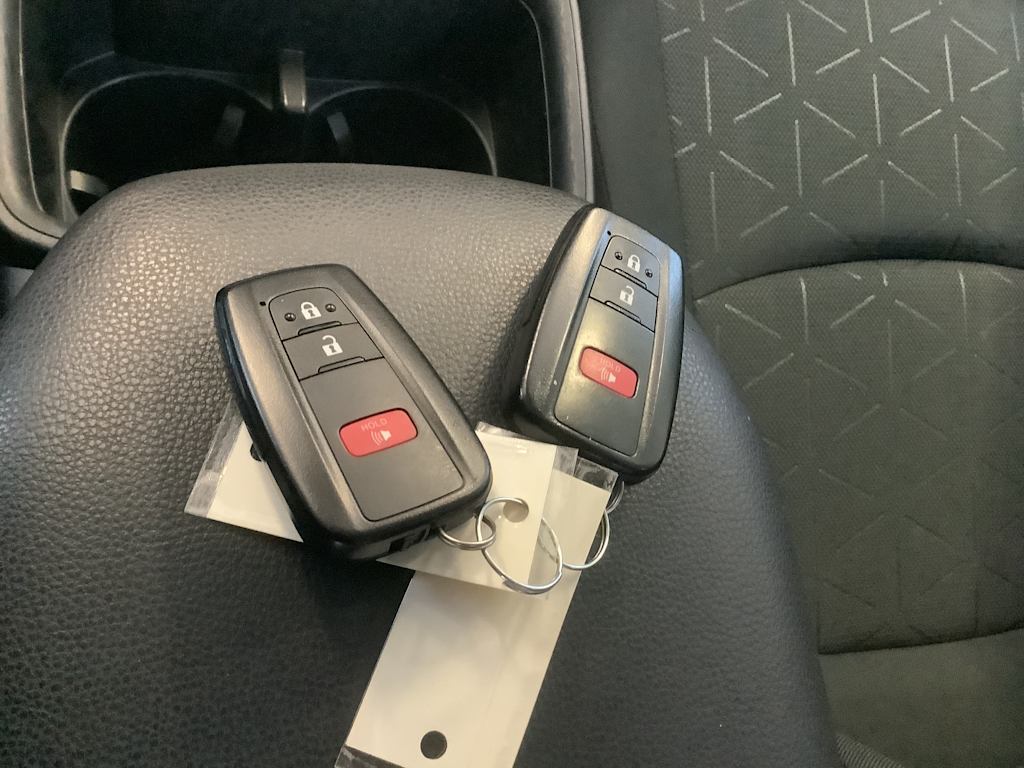 Thumbnail: 2022 Toyota RAV4 - 17