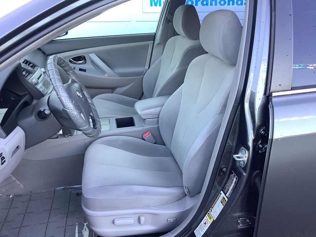 2009 Toyota Camry LE 11