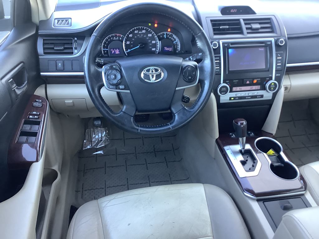 Thumbnail: 2013 Toyota Camry - 10