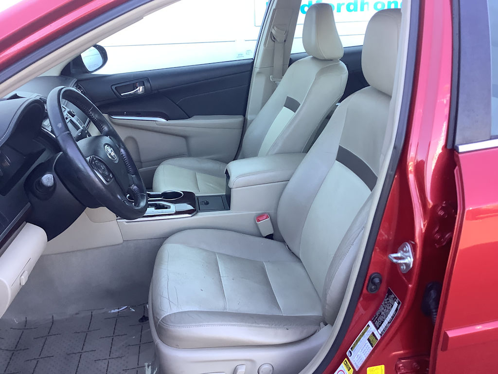 Thumbnail: 2013 Toyota Camry - 11