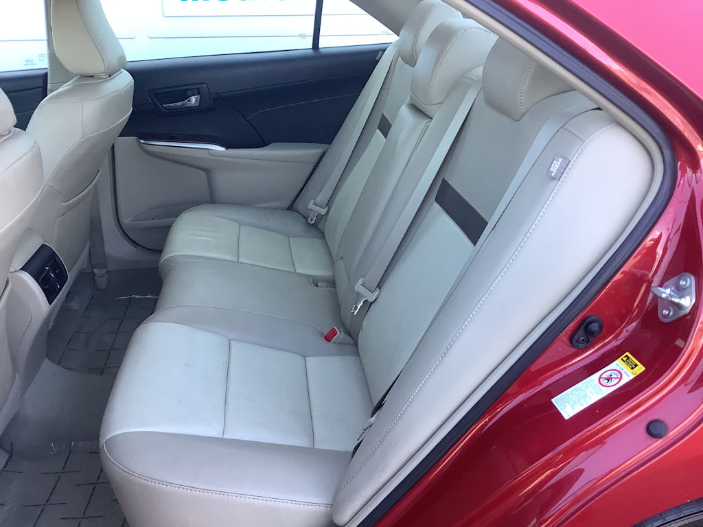 Thumbnail: 2013 Toyota Camry - 20