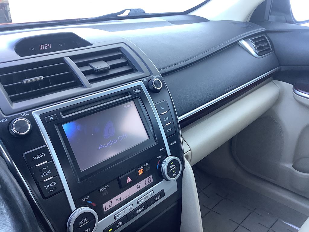 Thumbnail: 2013 Toyota Camry - 14