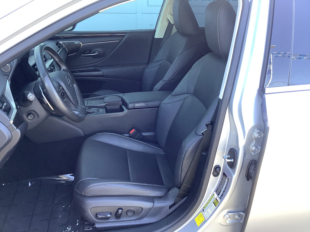 Thumbnail: 2019 Lexus ES - 11